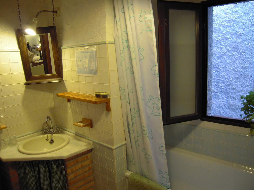 La Casa De La Abuela Clotilde Guest House Hornos Phòng bức ảnh