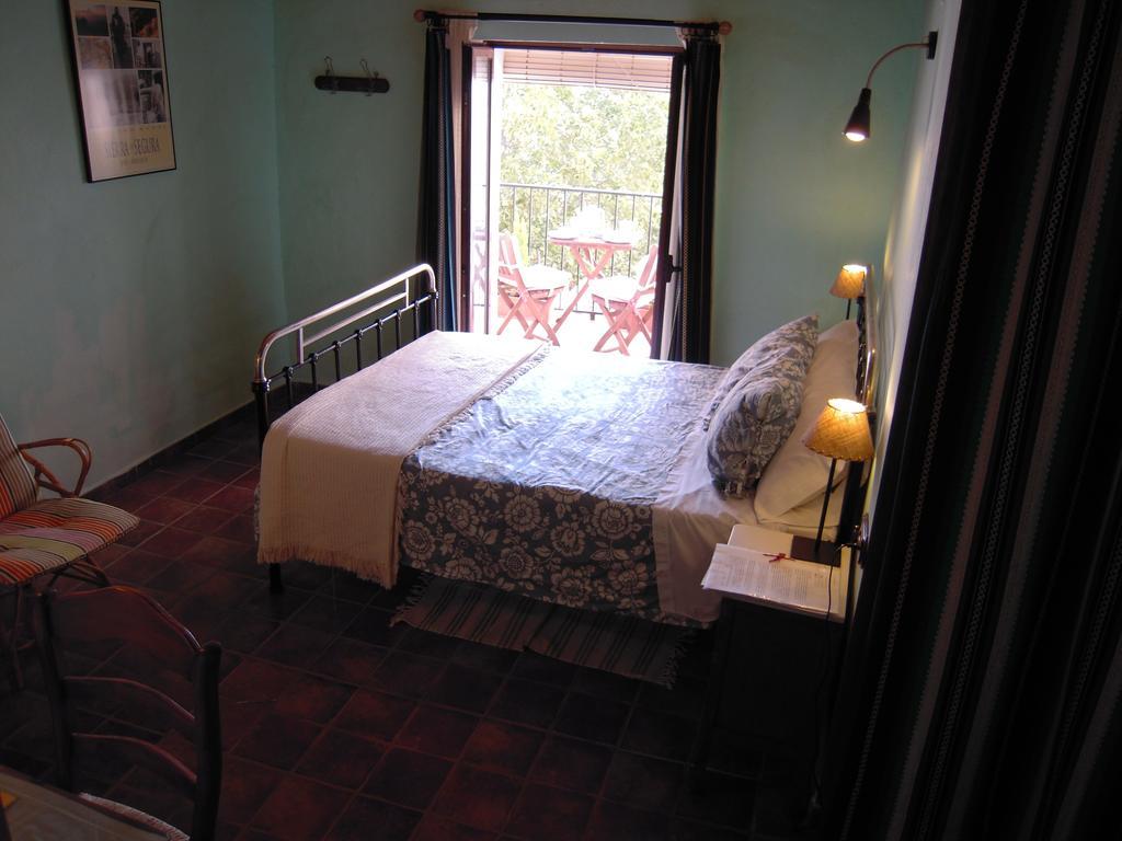 La Casa De La Abuela Clotilde Guest House Hornos Phòng bức ảnh